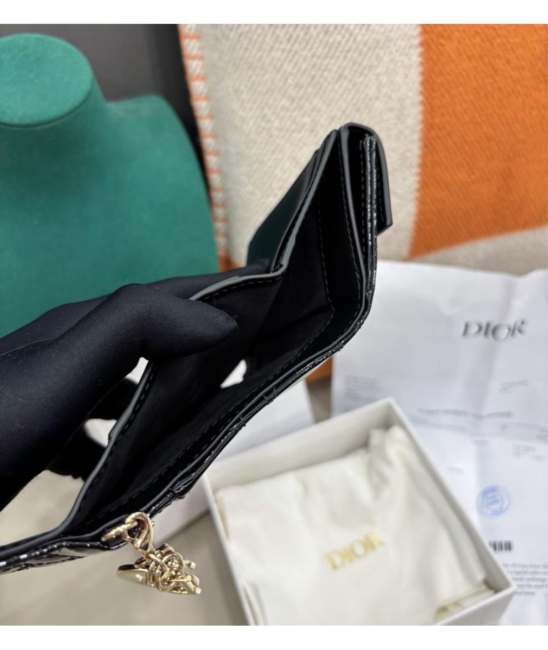 CHRISTIAN DIOR Черный кошелек из лакированной кожи, фото 8