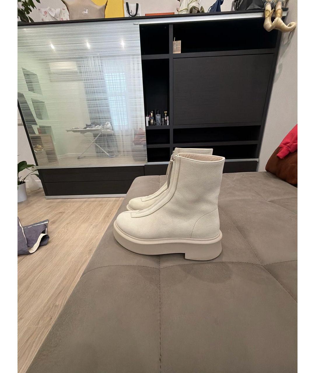 THE ROW Бежевые нубуковые полусапоги, фото 6