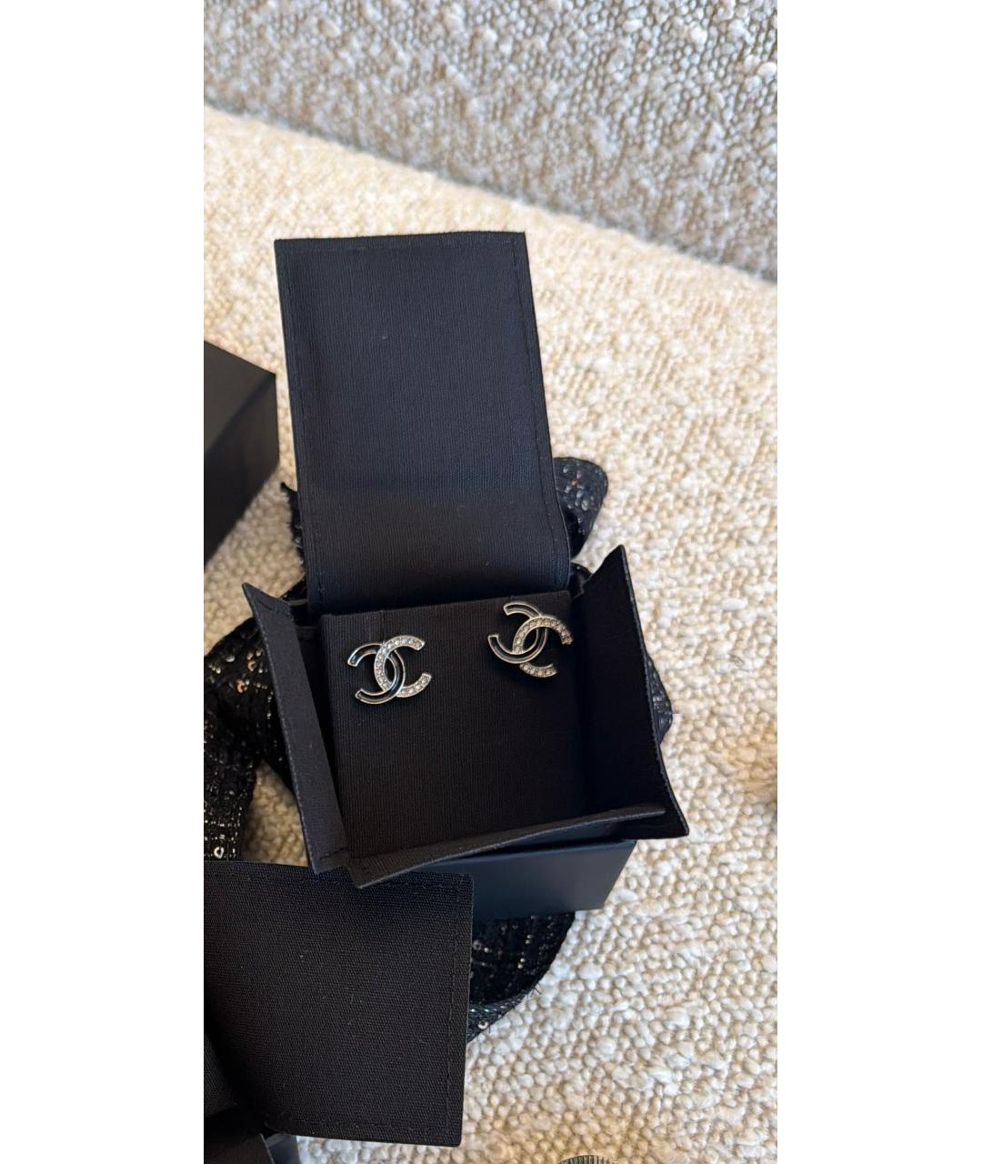 CHANEL Белые металлические серьги, фото 3