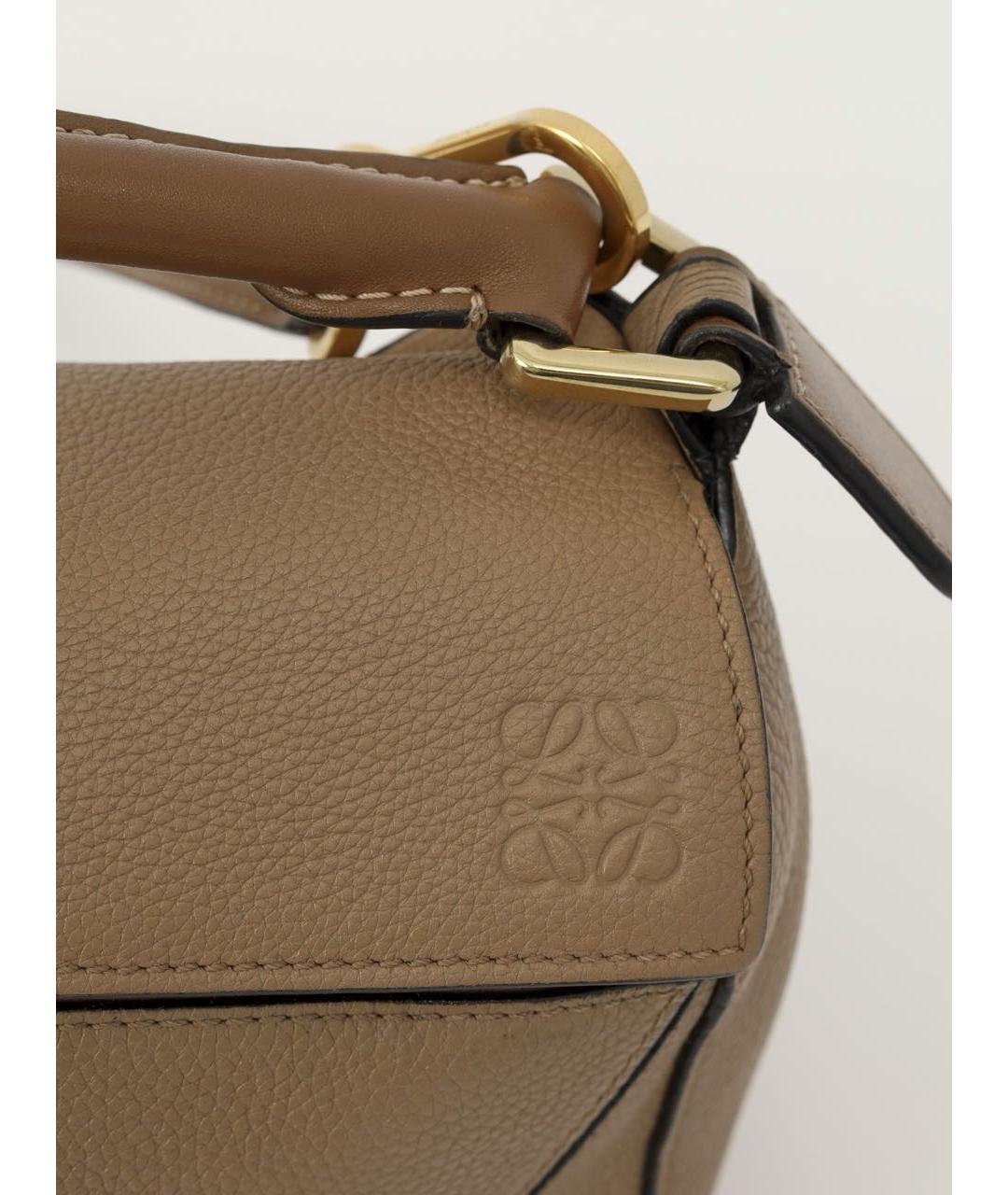 LOEWE Бежевая кожаная сумка с короткими ручками, фото 6