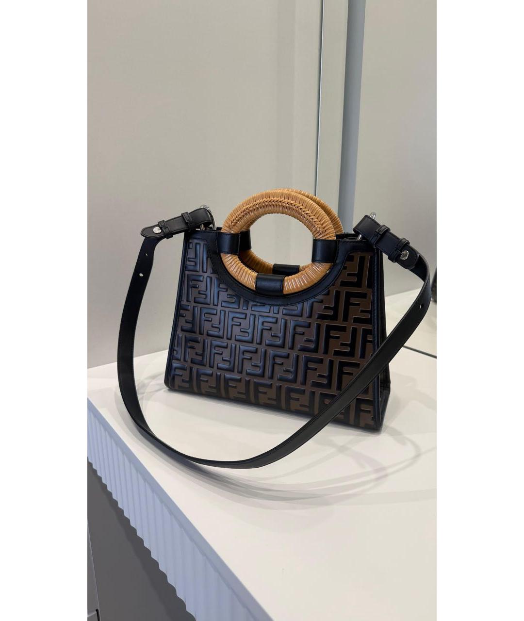 FENDI Коричневая кожаная сумка с короткими ручками, фото 9