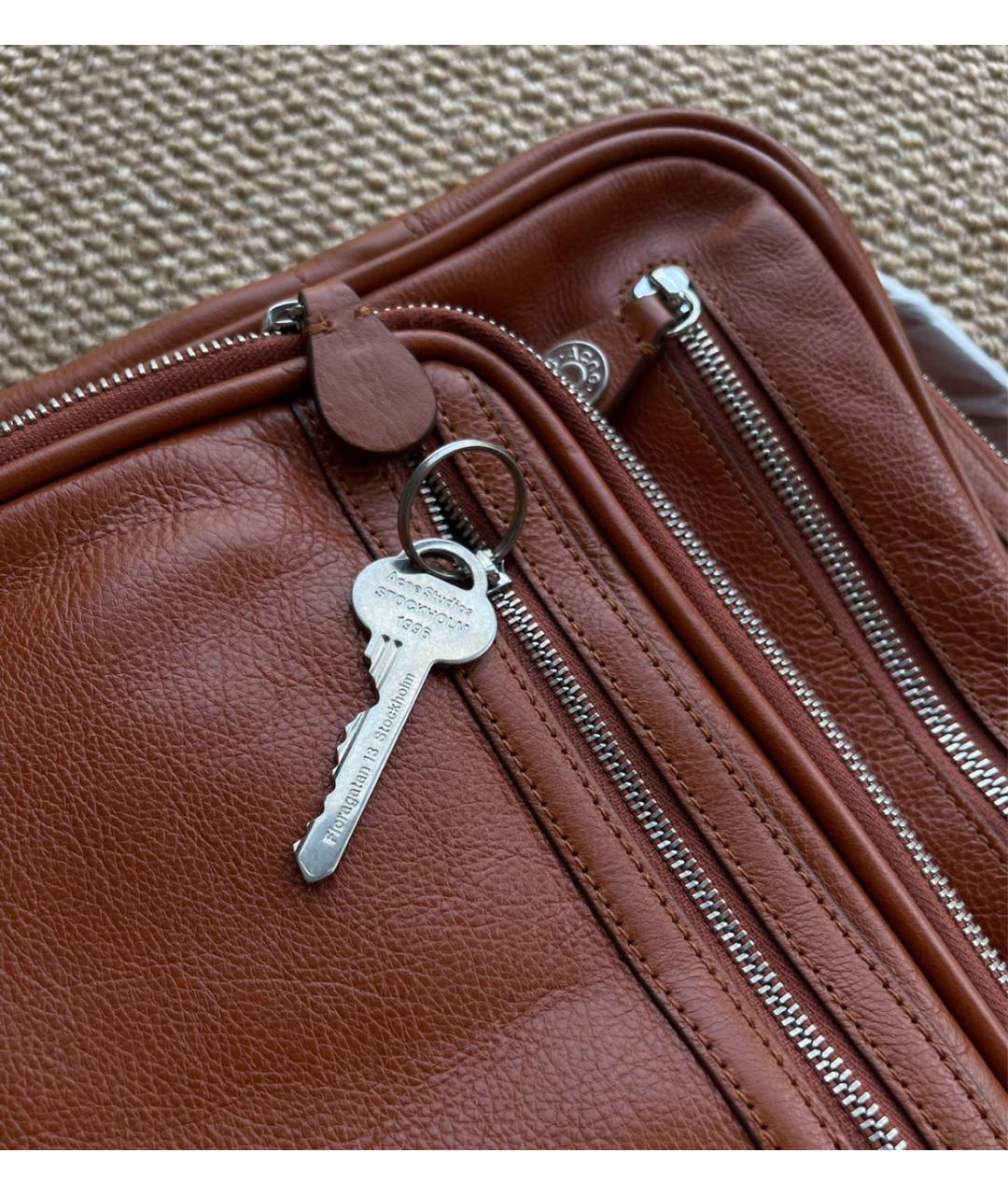 ACNE STUDIOS Коричневая кожаная сумка с короткими ручками, фото 6