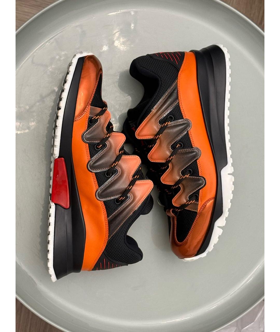 LOUIS VUITTON Оранжевое кожаные низкие кроссовки / кеды, фото 4