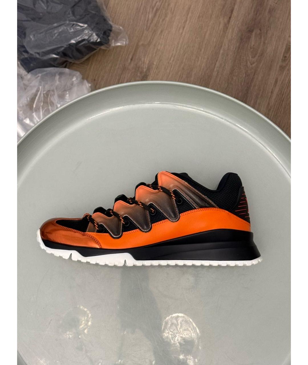 LOUIS VUITTON Оранжевое кожаные низкие кроссовки / кеды, фото 8