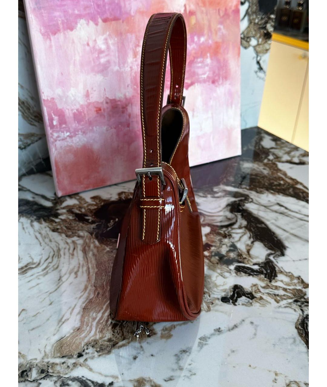 PRADA Коричневая сумка с короткими ручками из лакированной кожи, фото 2