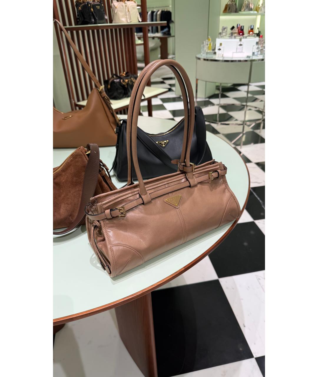 PRADA Бежевая кожаная сумка с короткими ручками, фото 2