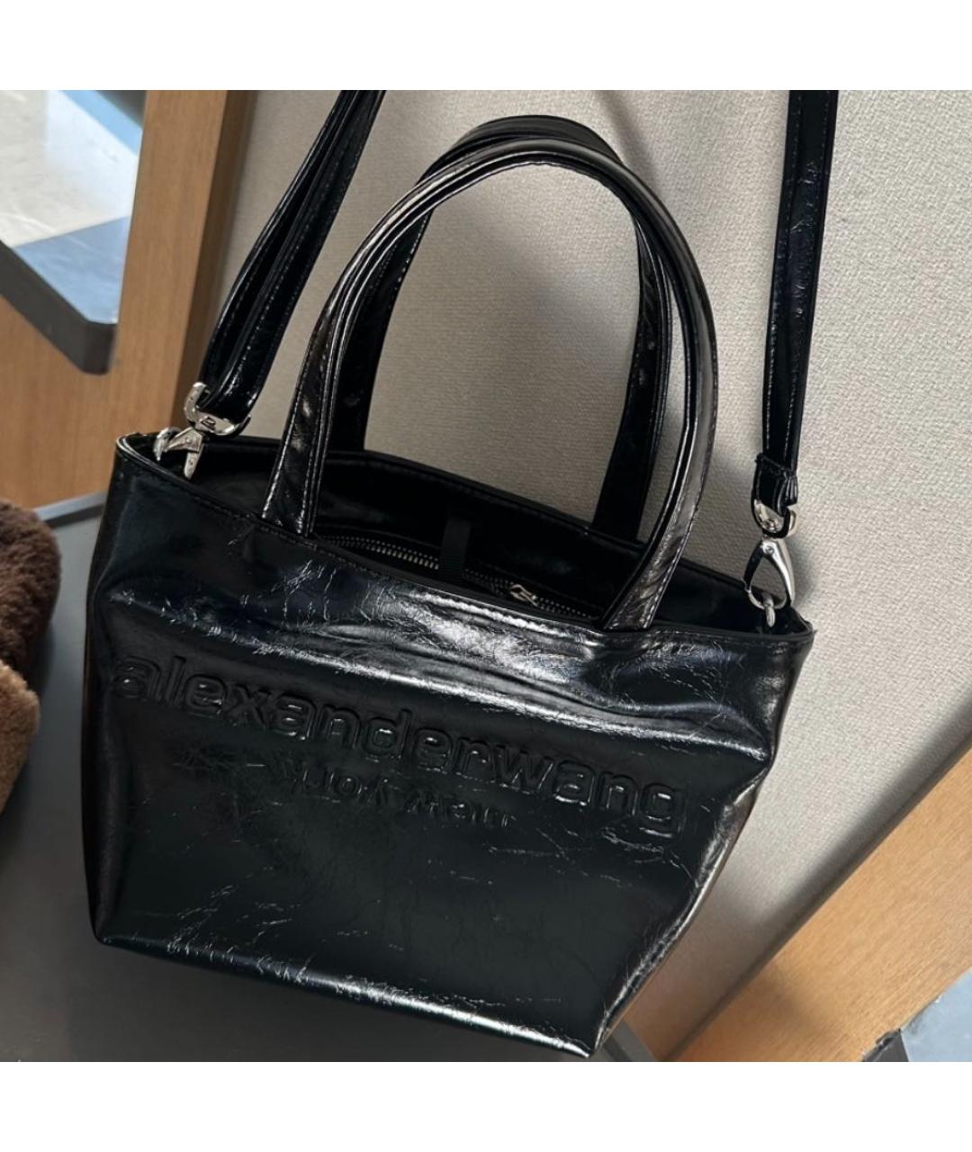 ALEXANDER WANG Черная сумка с короткими ручками из лакированной кожи, фото 5