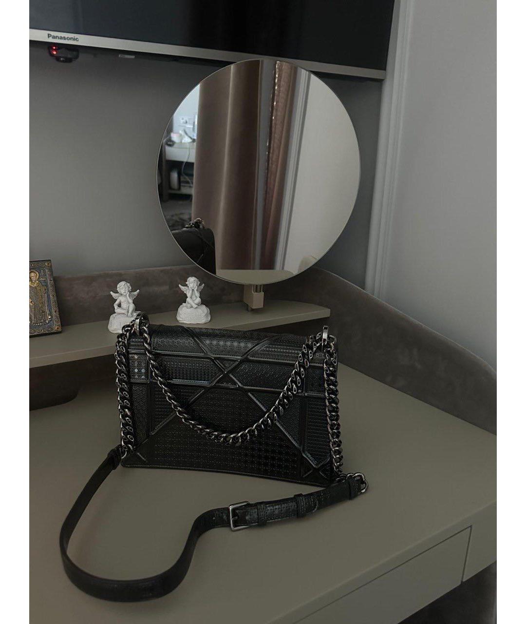 CHRISTIAN DIOR Антрацитовая сумка через плечо из лакированной кожи, фото 4