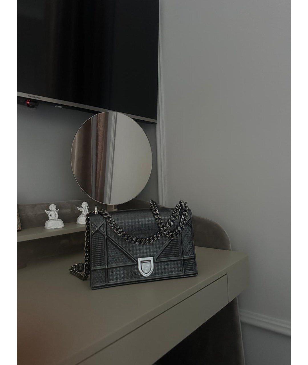 CHRISTIAN DIOR Антрацитовая сумка через плечо из лакированной кожи, фото 8