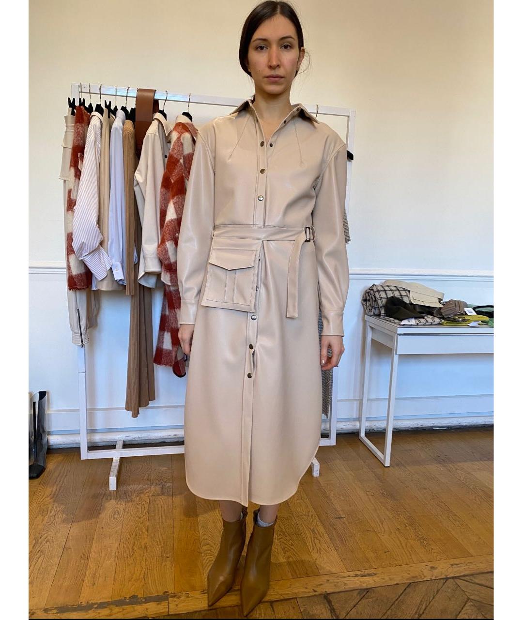 ERIKA CAVALLINI Бежевое полиуретановое повседневное платье, фото 2