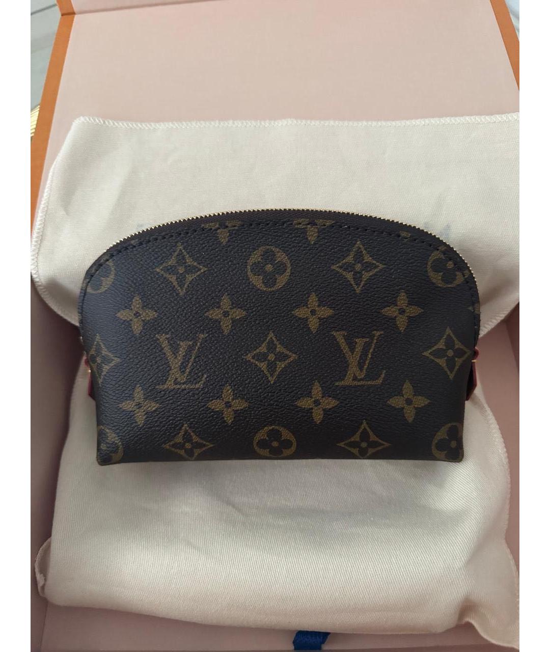 LOUIS VUITTON Коричневая косметичка, фото 4