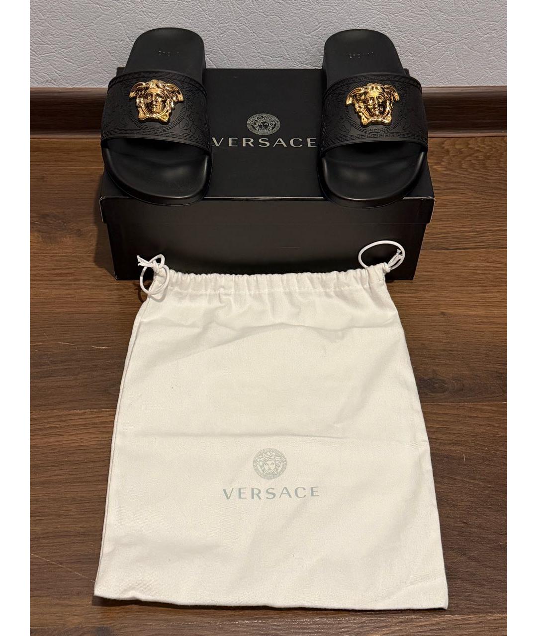 VERSACE Черные резиновые шлепанцы, фото 5