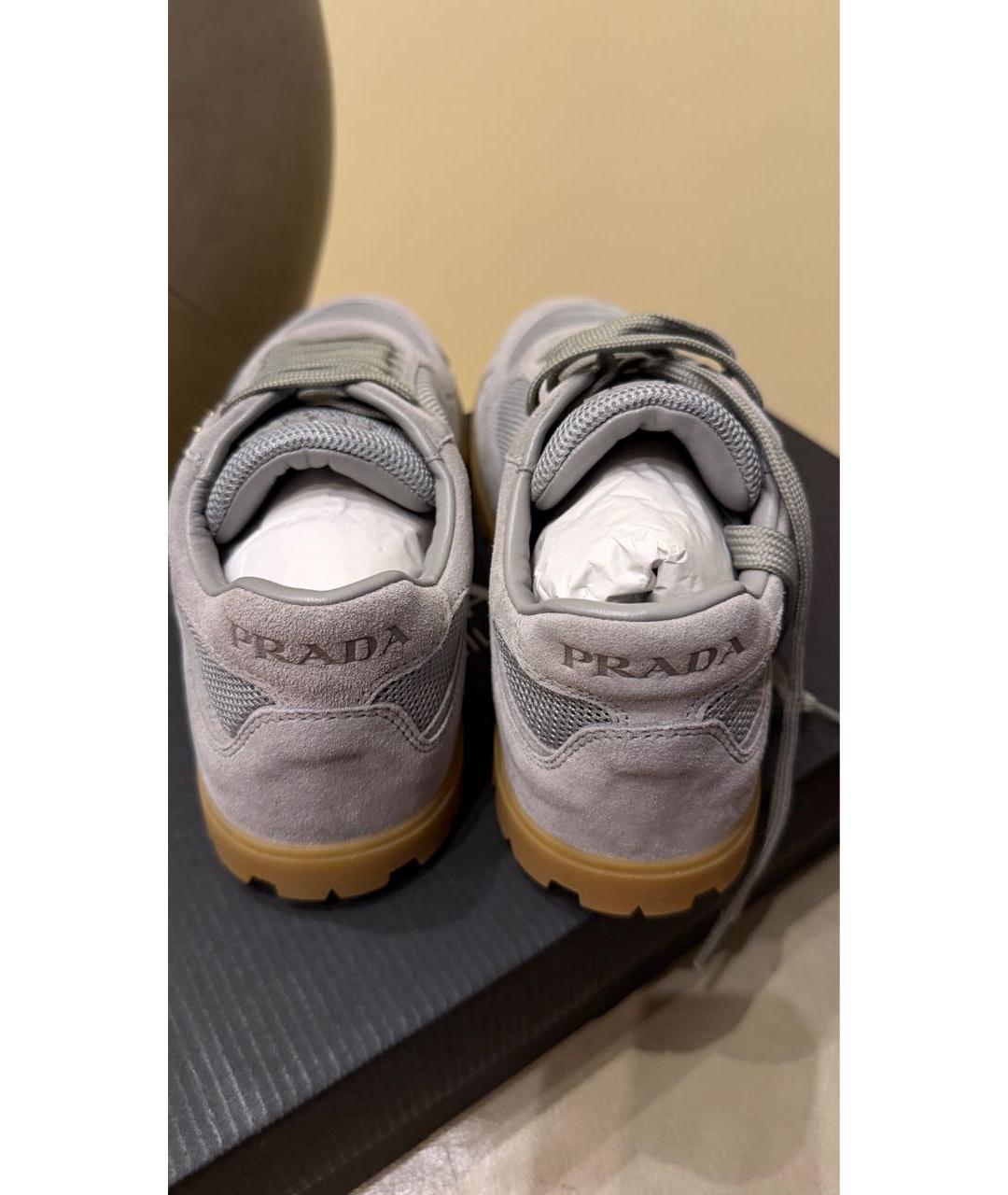 PRADA Серые замшевые кеды, фото 5