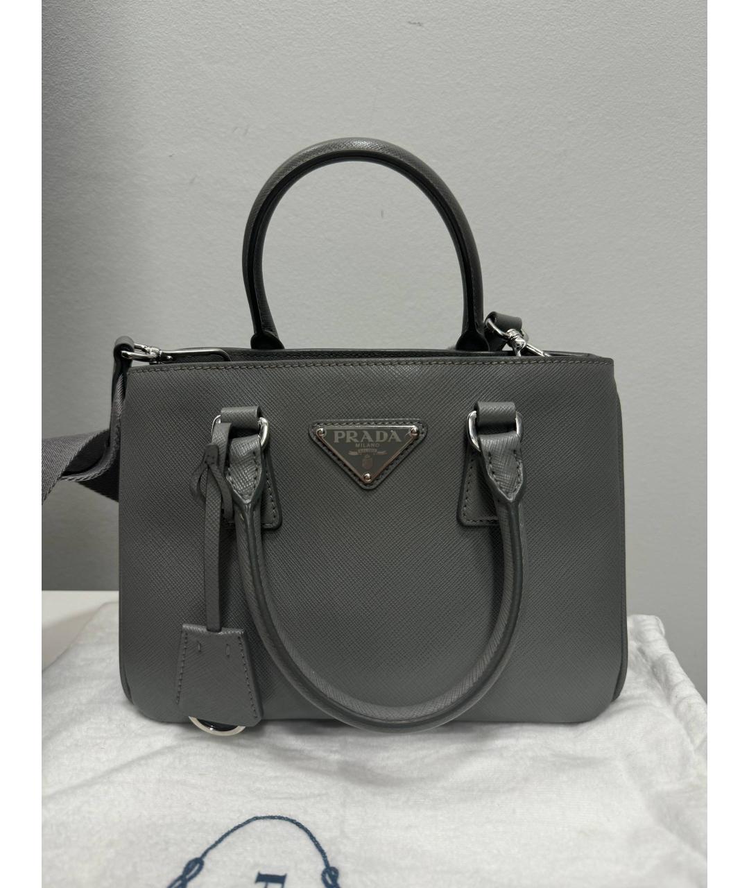 PRADA Серая кожаная сумка с короткими ручками, фото 9