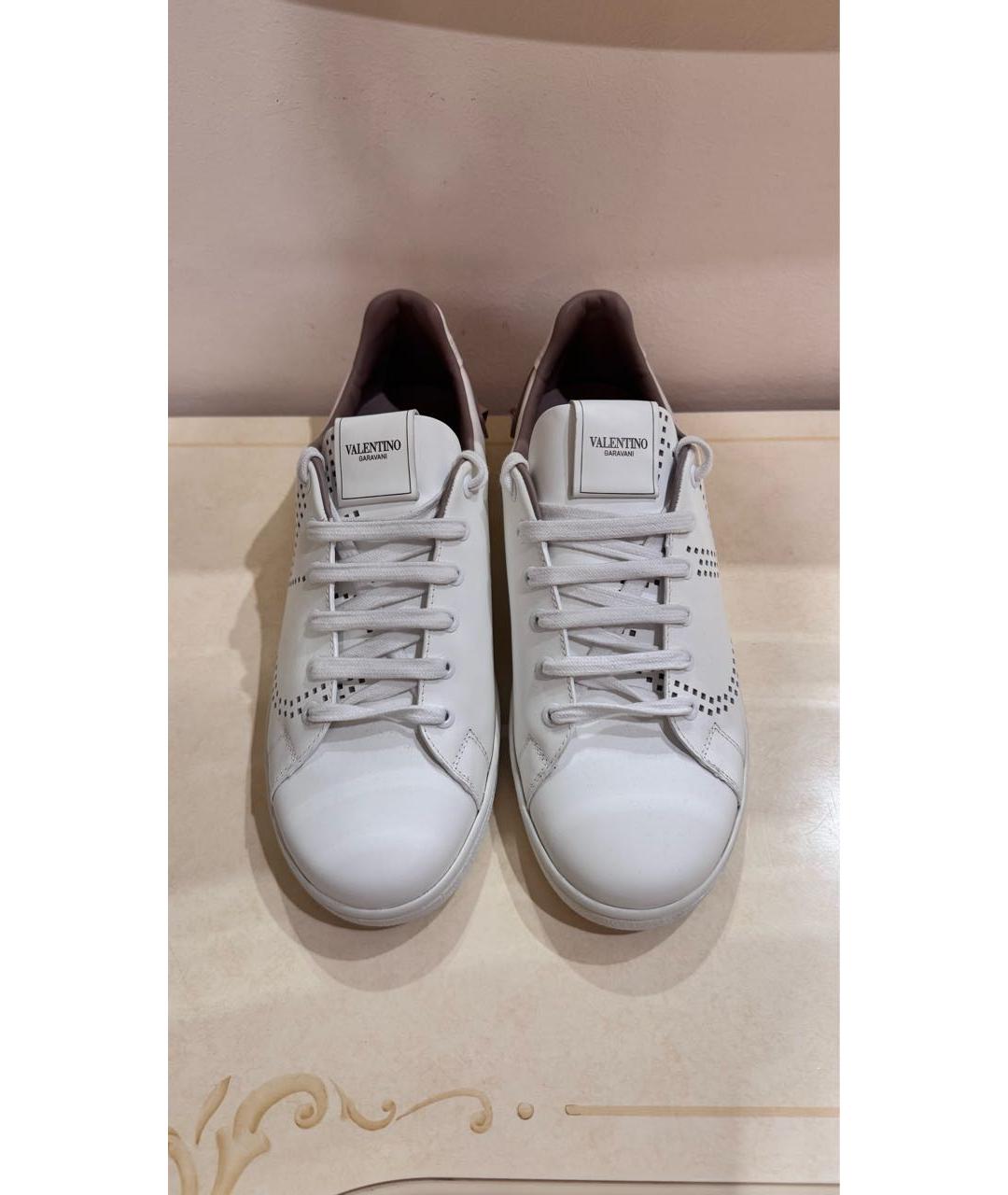 VALENTINO Белые кожаные кроссовки, фото 2