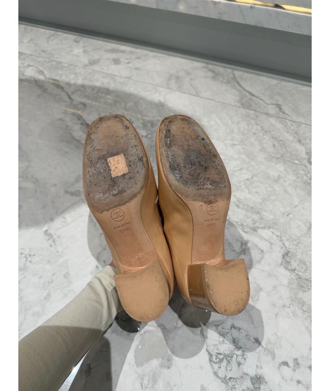 CHANEL Бежевые туфли из лакированной кожи, фото 8