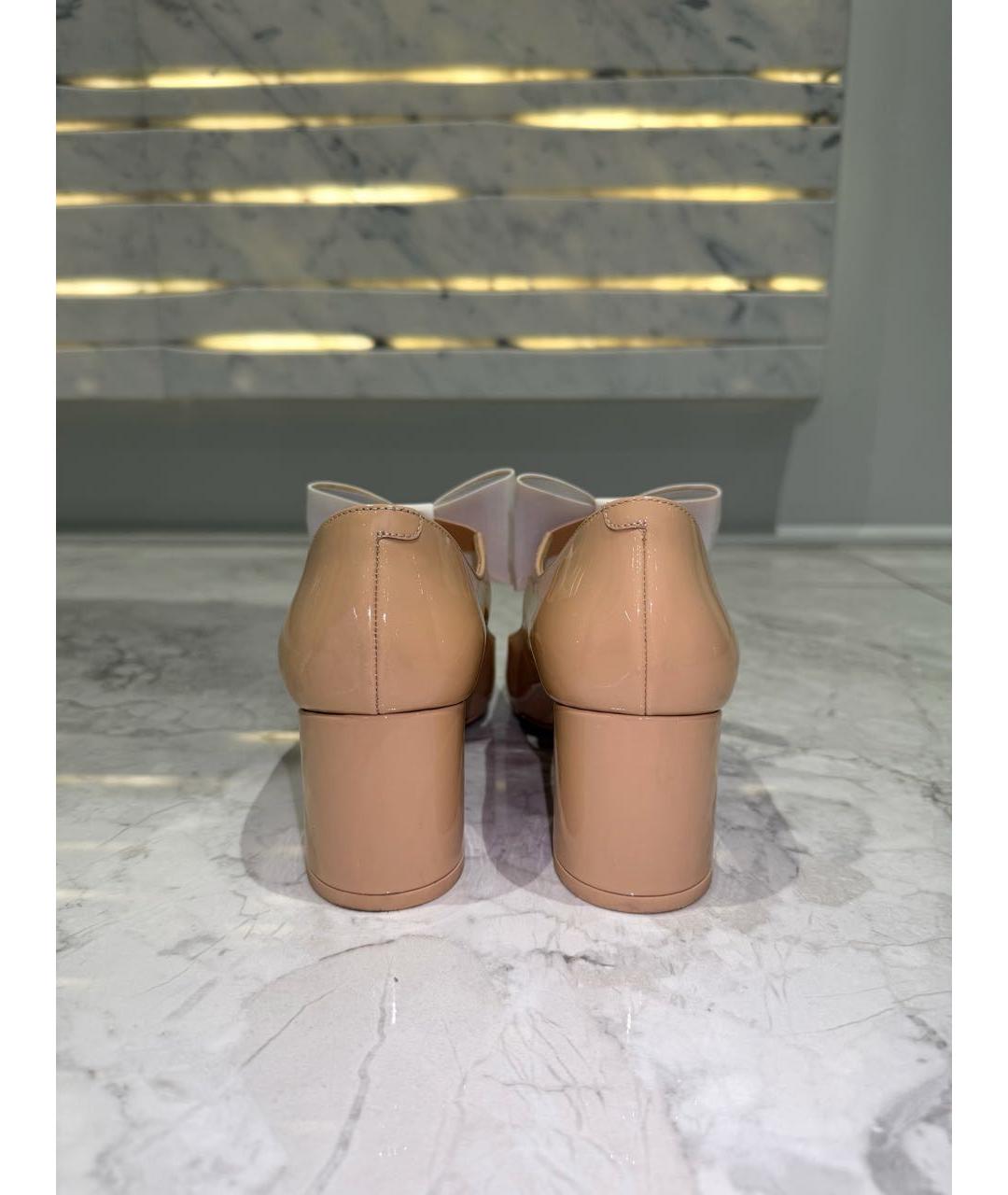 CHANEL Бежевые туфли из лакированной кожи, фото 5