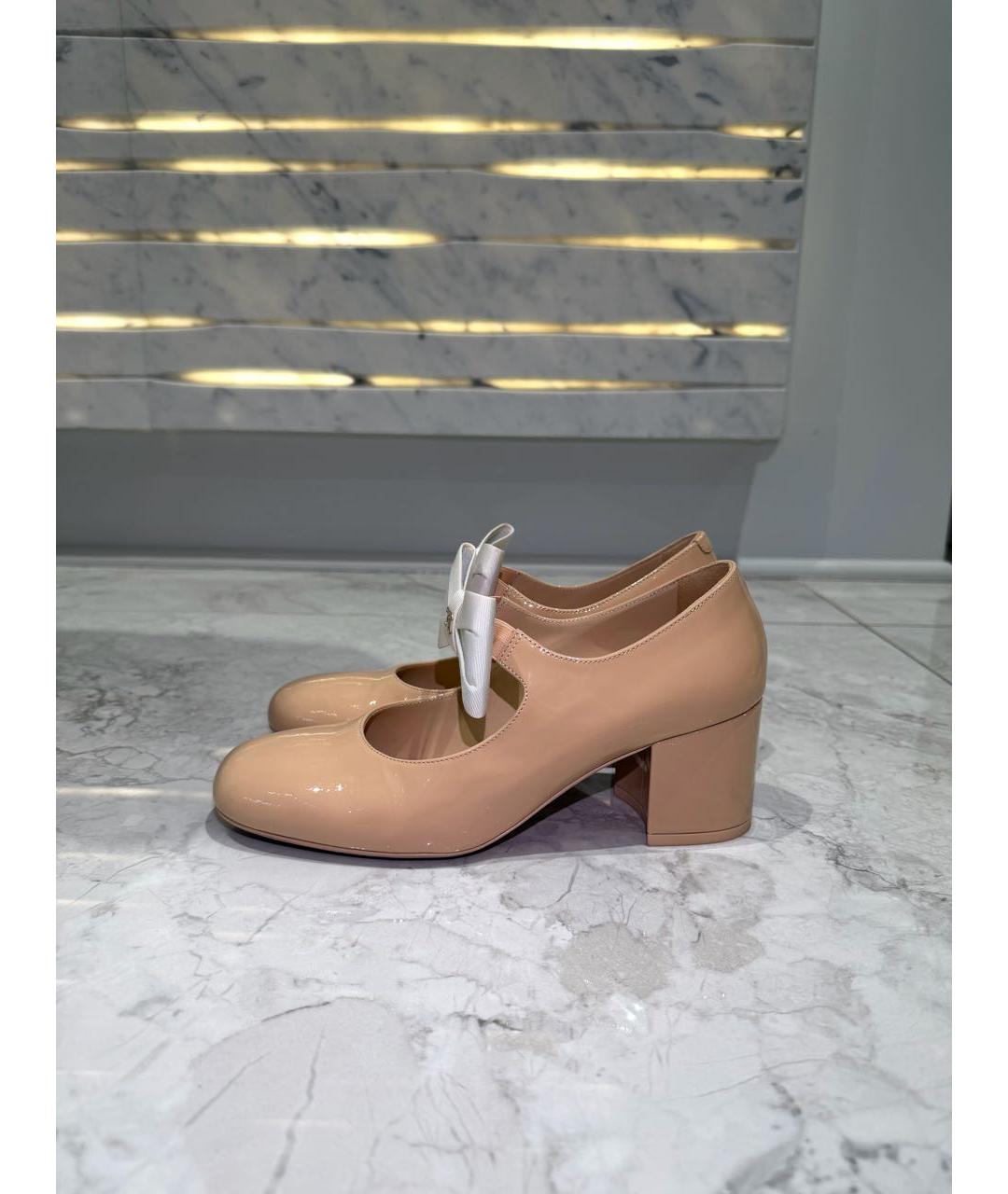 CHANEL Бежевые туфли из лакированной кожи, фото 9