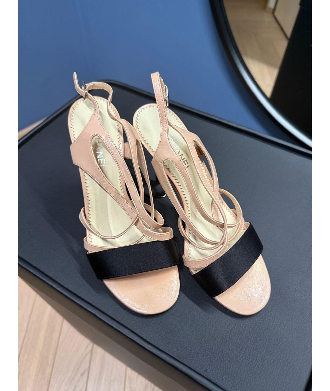 CHANEL Бежевые кожаные босоножки, фото 3