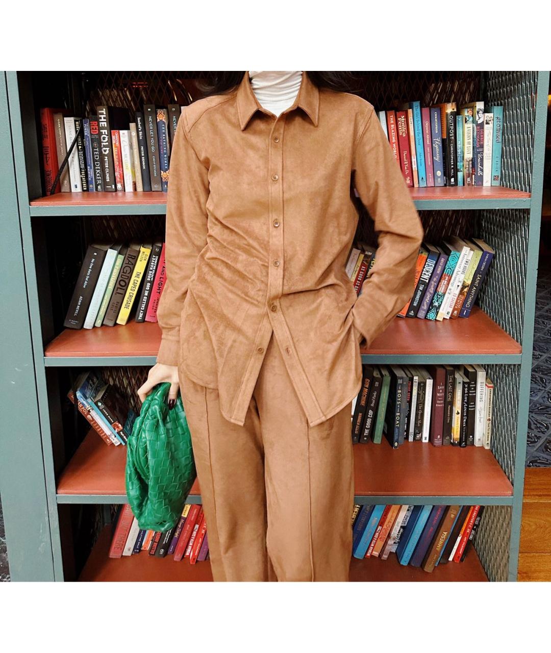 THEORY Коричневый замшевый костюм с брюками, фото 2