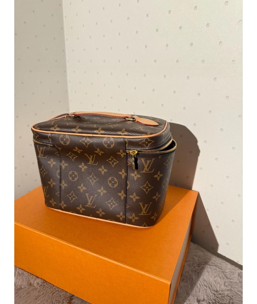 LOUIS VUITTON Коричневая косметичка, фото 2