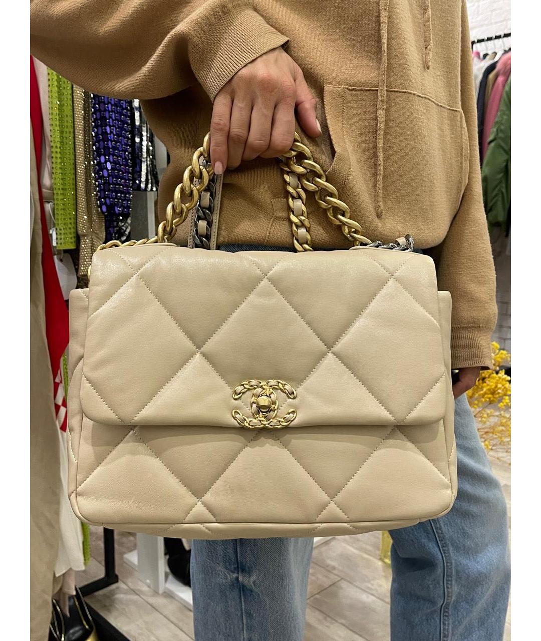 CHANEL Бежевая кожаная сумка с короткими ручками, фото 2