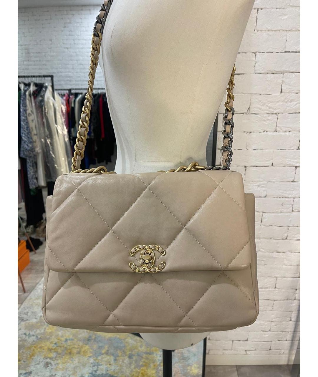 CHANEL Бежевая кожаная сумка с короткими ручками, фото 4