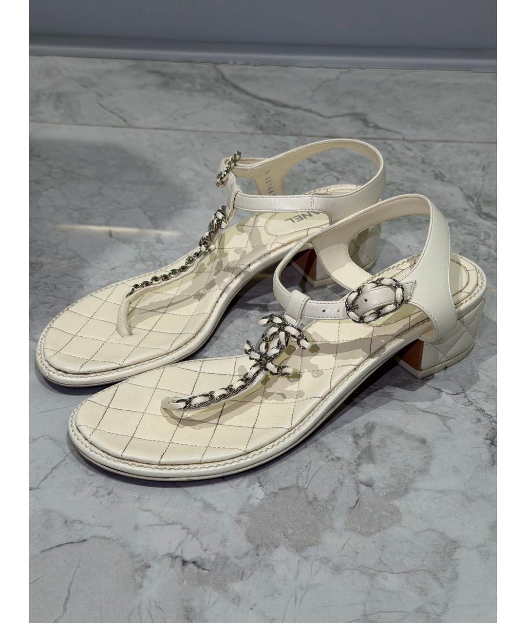 CHANEL Бежевые кожаные сандалии, фото 2