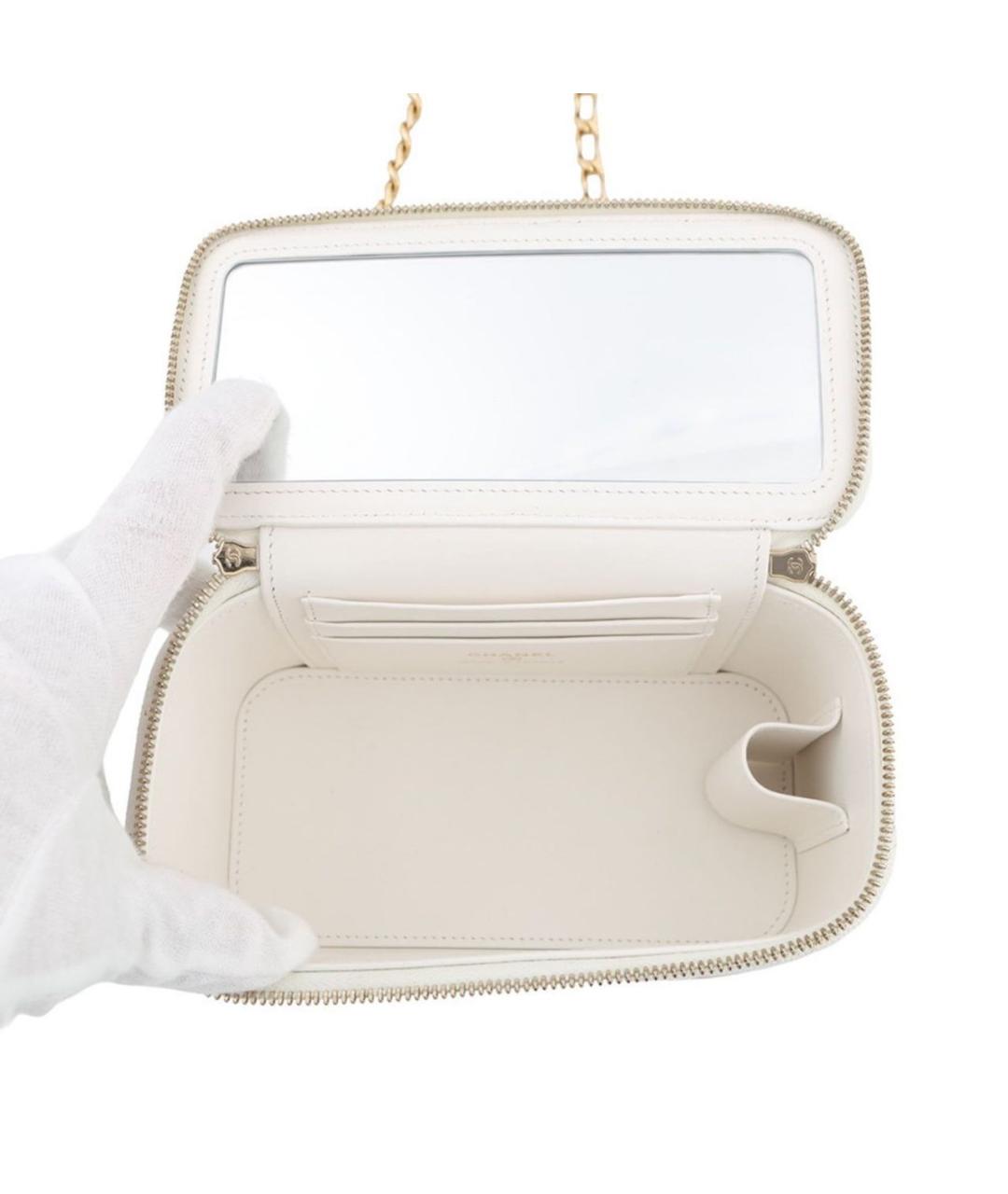 CHANEL Белая кожаная сумка через плечо, фото 4