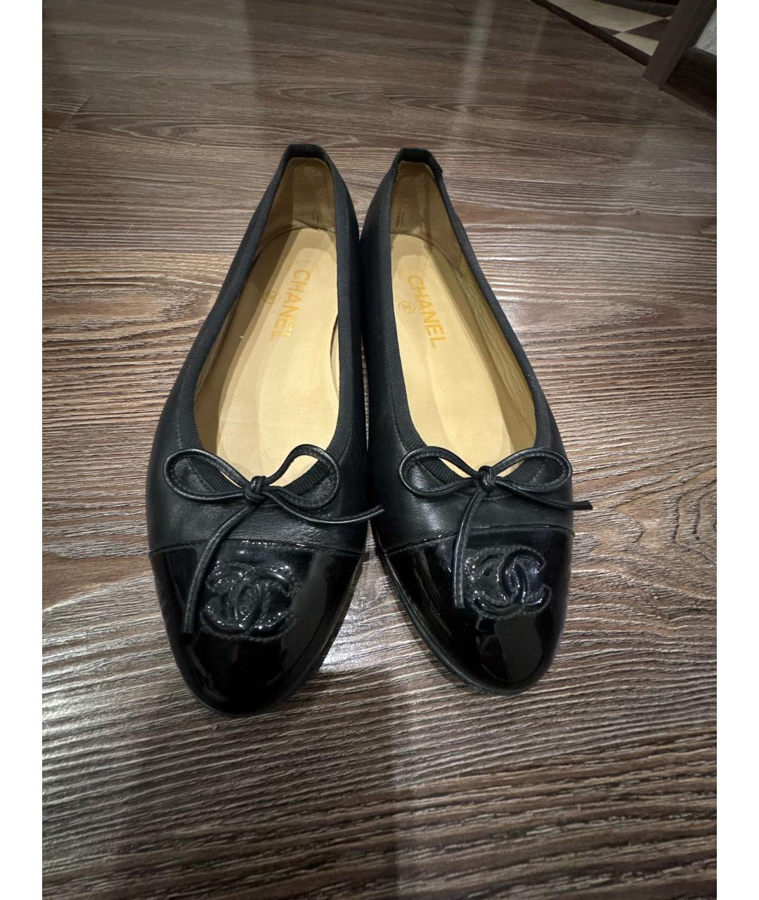 CHANEL Черные кожаные балетки, фото 2