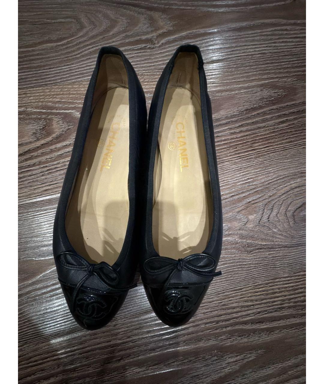 CHANEL Черные кожаные балетки, фото 3