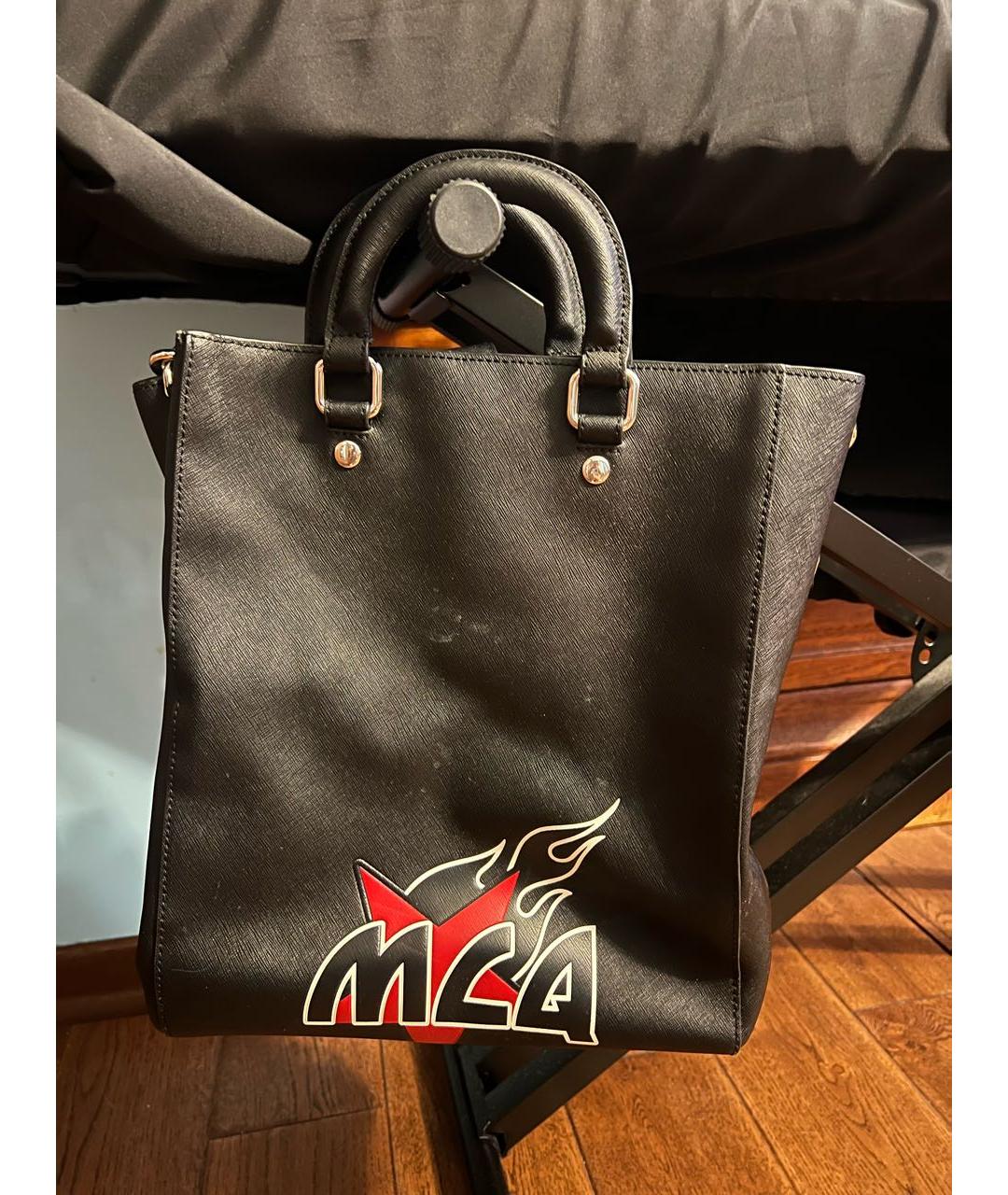 MCQ ALEXANDER MCQUEEN Черная кожаная сумка с короткими ручками, фото 7