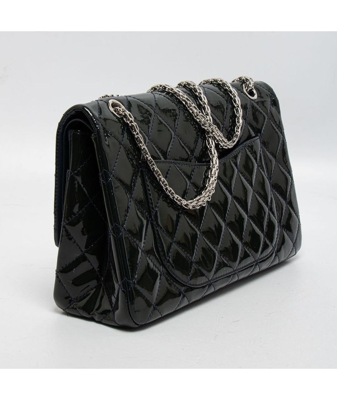 CHANEL Черная сумка через плечо из лакированной кожи, фото 2