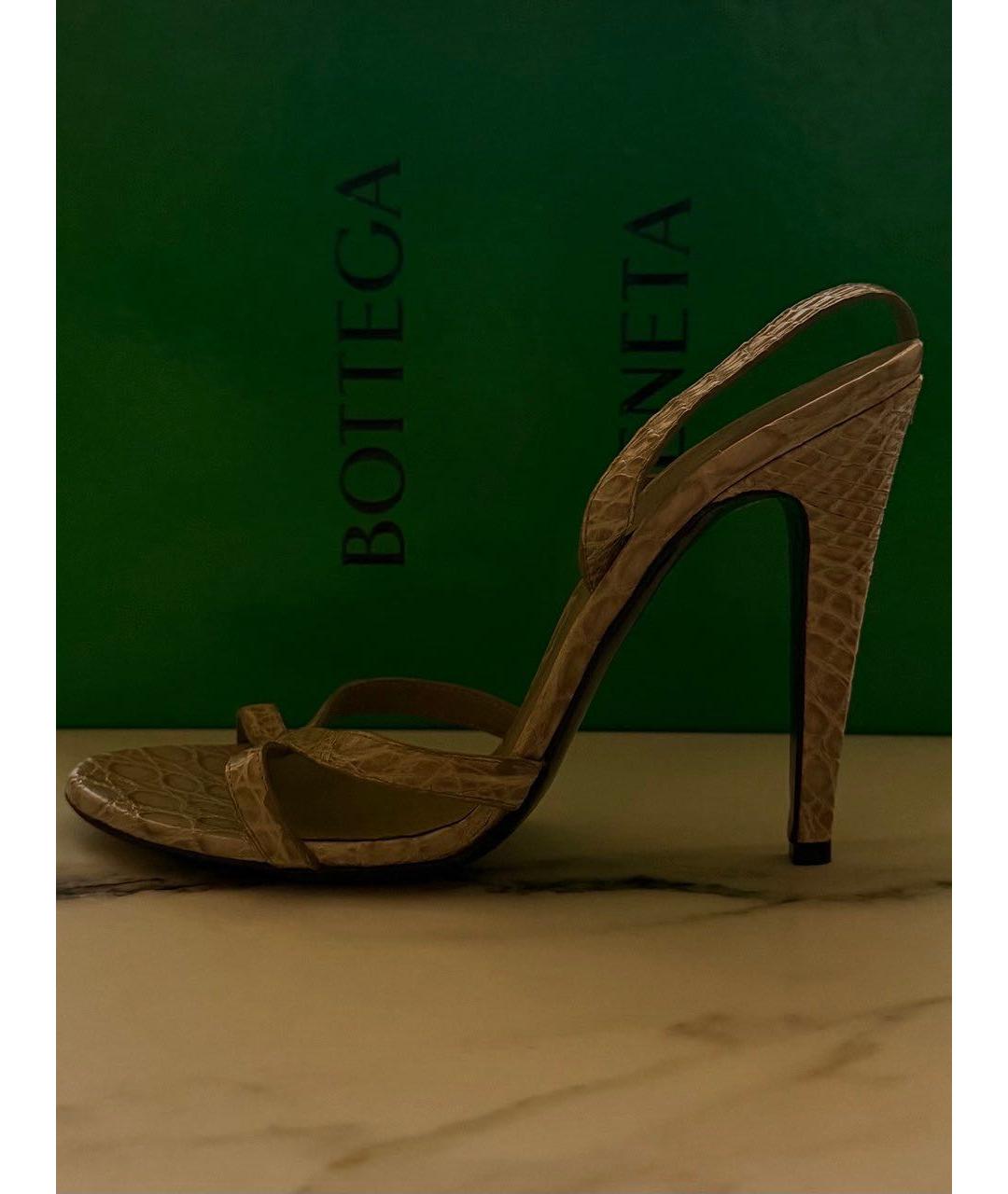 BOTTEGA VENETA Бежевые кожаные босоножки, фото 5
