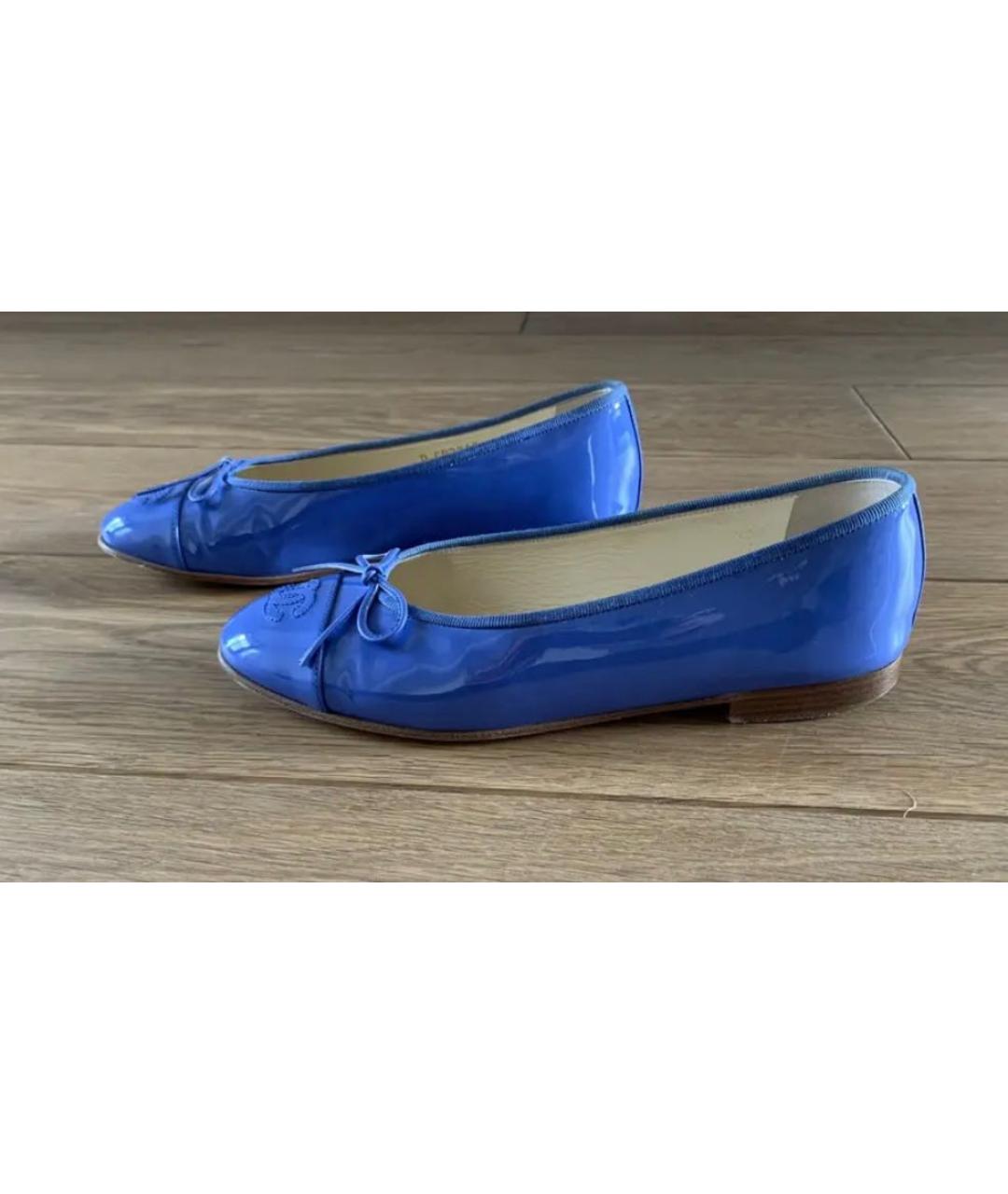 CHANEL Синие балетки из лакированной кожи, фото 5