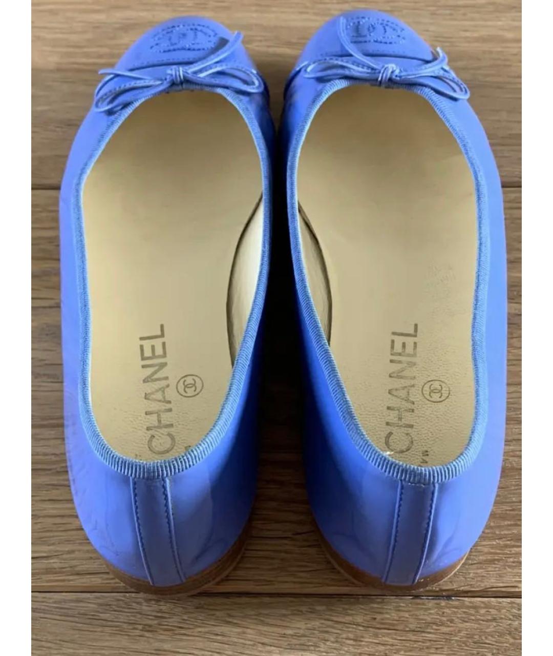 CHANEL Синие балетки из лакированной кожи, фото 3