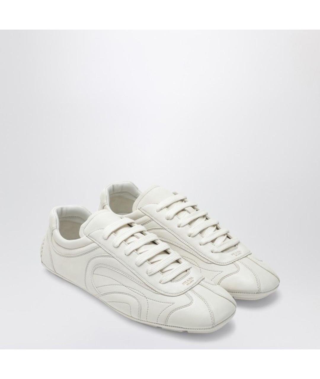 PRADA Бежевые кожаные низкие кроссовки / кеды, фото 2