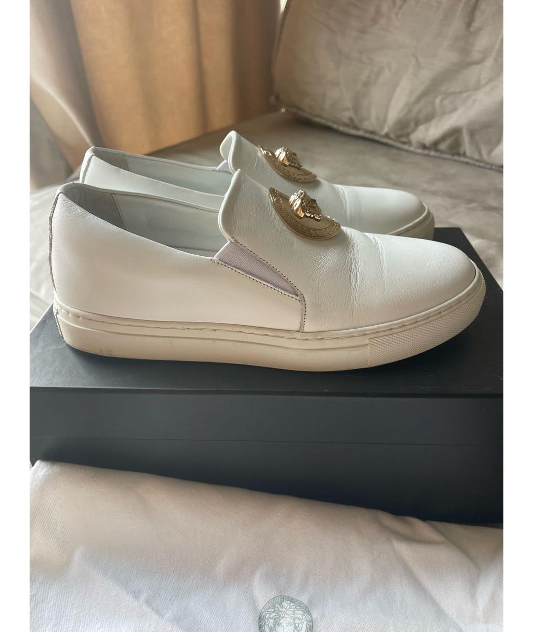VERSACE Белые кожаные слипоны, фото 7