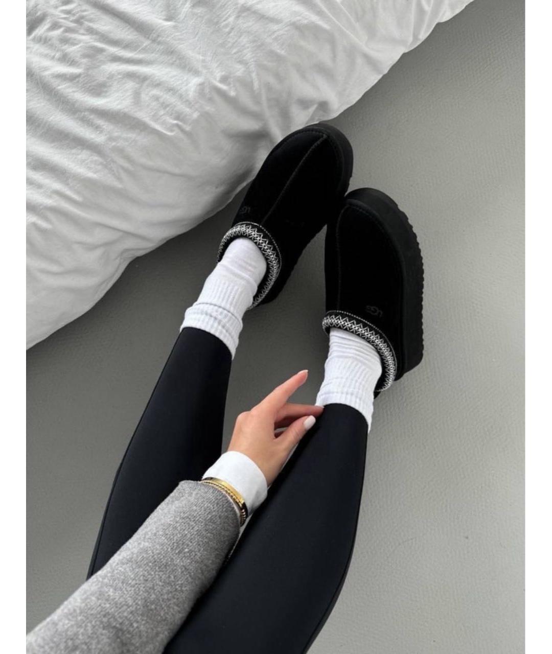 UGG AUSTRALIA Черные замшевые сабо, фото 2