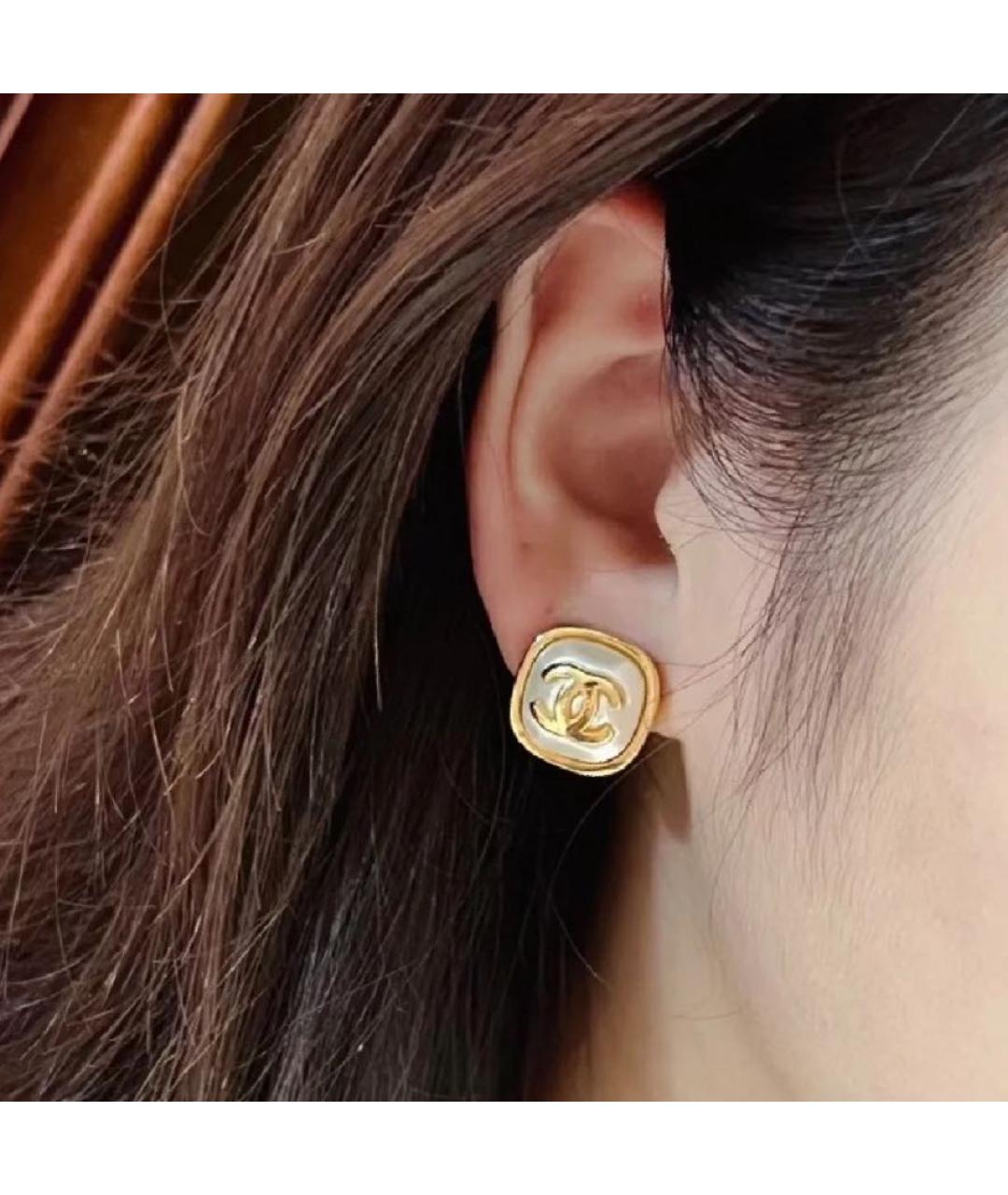 CHANEL Золотые металлические серьги, фото 5