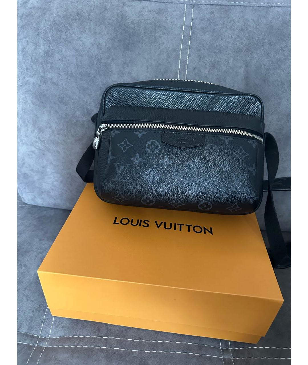 LOUIS VUITTON Черная кожаная сумка на плечо, фото 5
