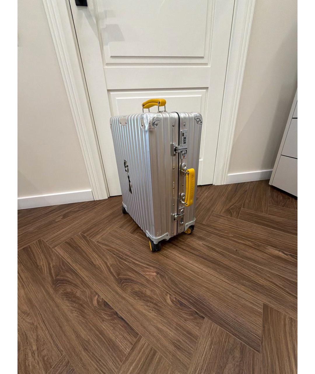 Rimowa Серебрянный чемодан, фото 2