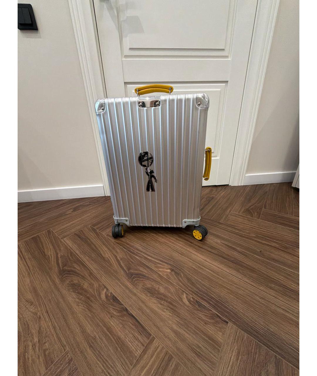 Rimowa Серебрянный чемодан, фото 9
