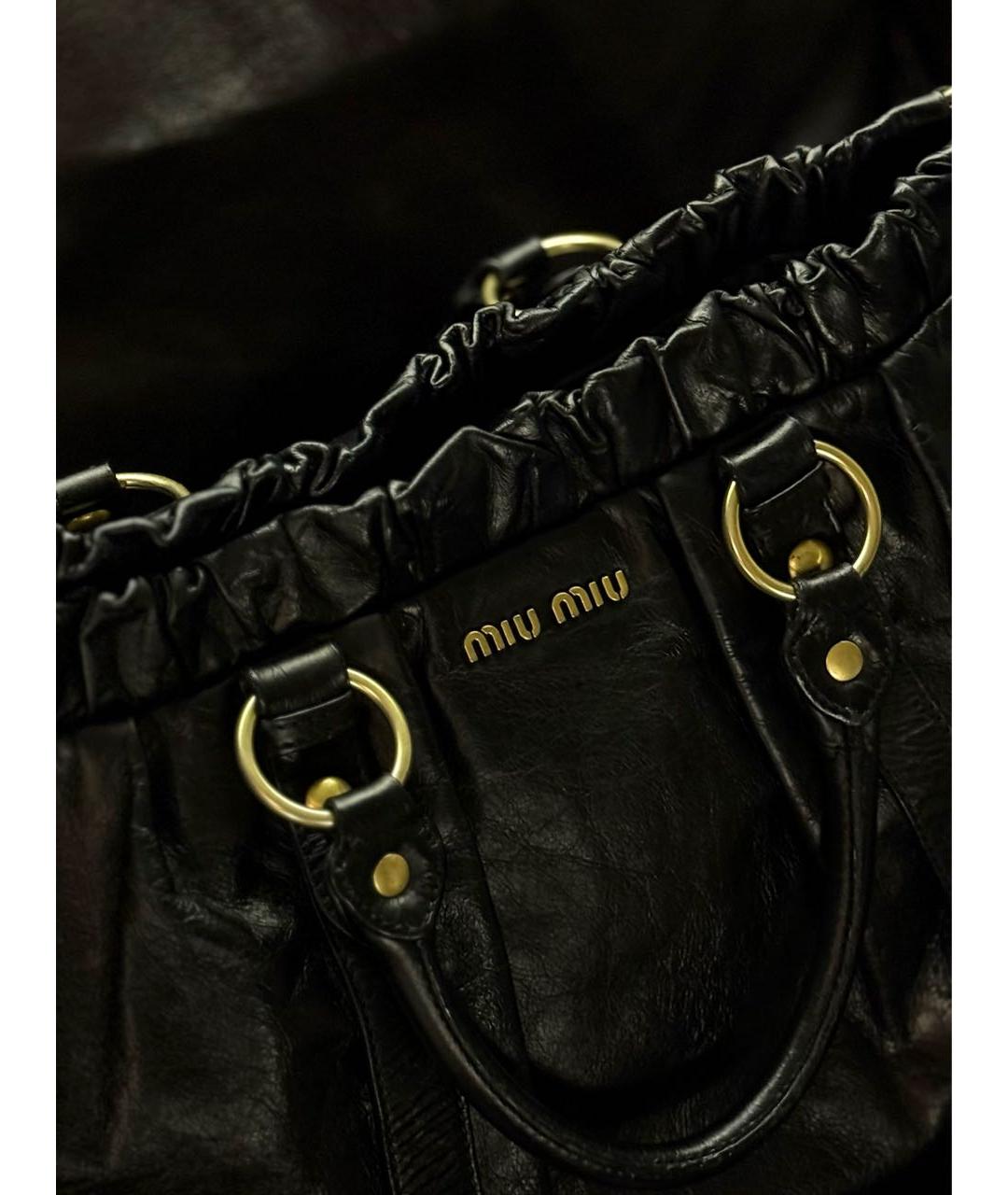 MIU MIU Черная кожаная сумка с короткими ручками, фото 4