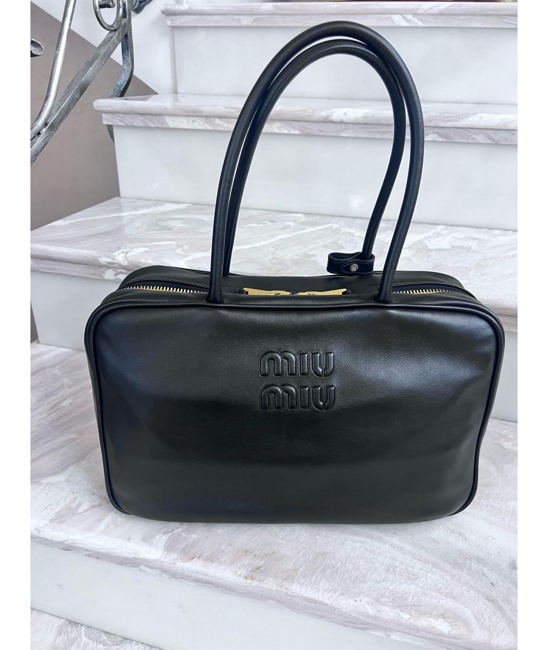 MIU MIU Черная кожаная сумка с короткими ручками, фото 3