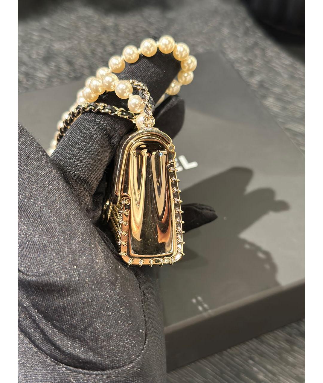 CHANEL Серебряная сумка через плечо, фото 3