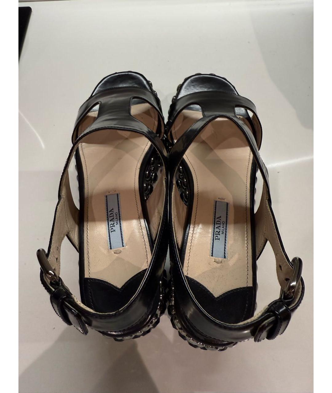 PRADA Черные босоножки из лакированной кожи, фото 3