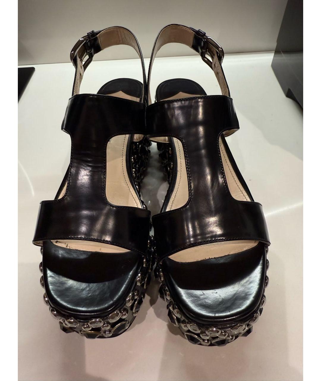 PRADA Черные босоножки из лакированной кожи, фото 2