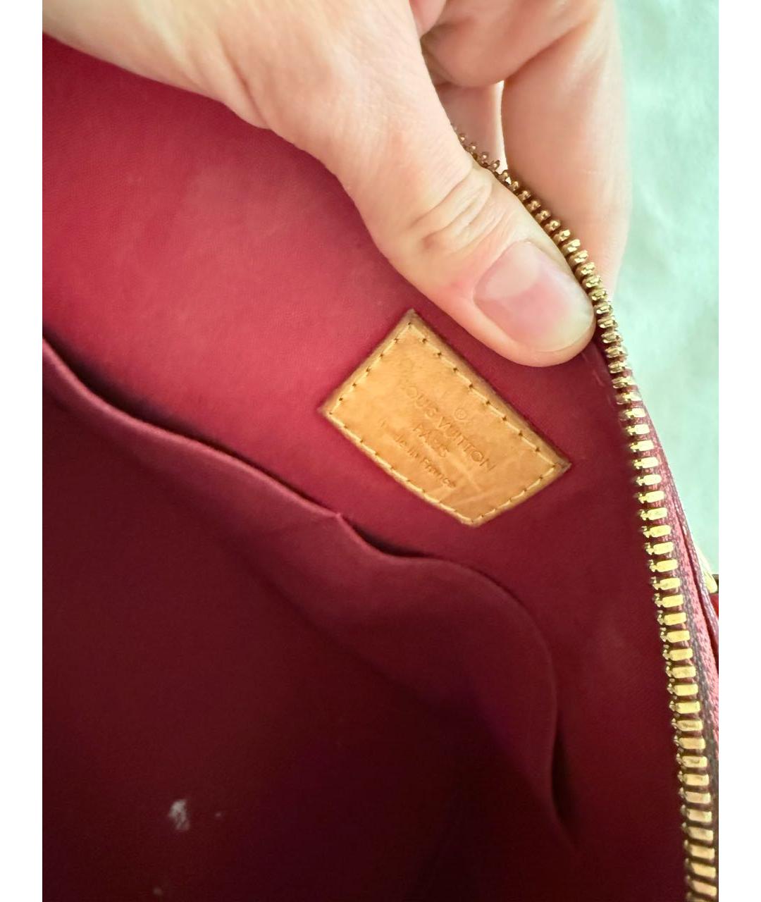 LOUIS VUITTON Красная сумка с короткими ручками из лакированной кожи, фото 3