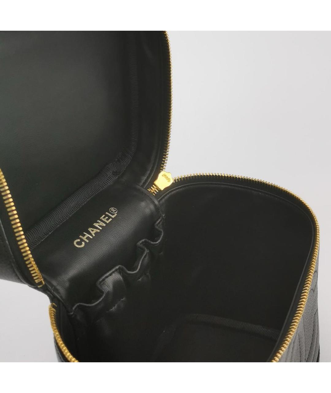 CHANEL Черная кожаная сумка с короткими ручками, фото 6